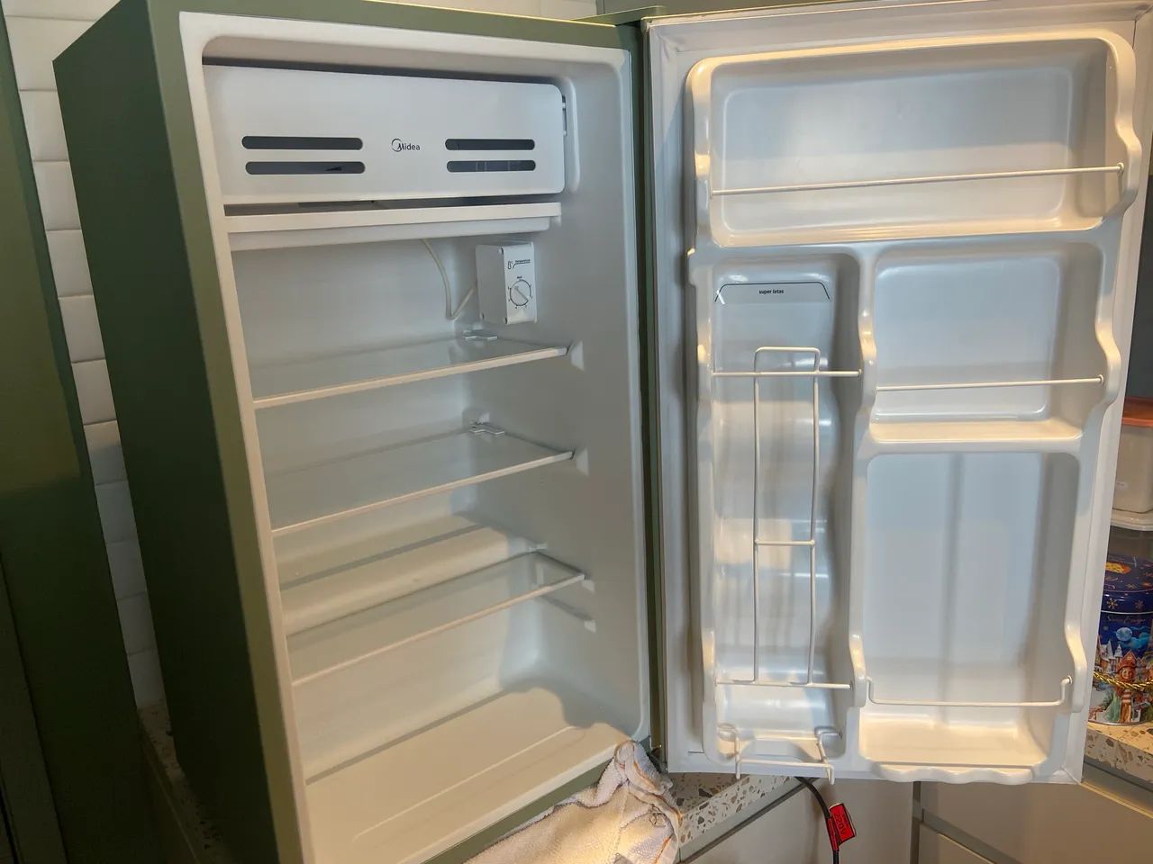 Frigobar Midea 93L MRC10B1 - Foto 2