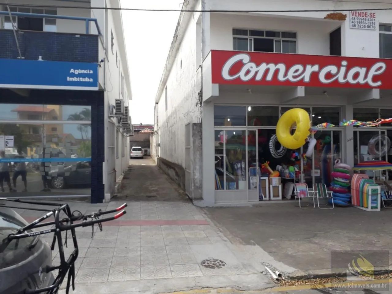 Prédio Comercial para Venda em Imbituba, Centro, 5 dormitórios, 3 suítes, 1 banheiro - Foto 2