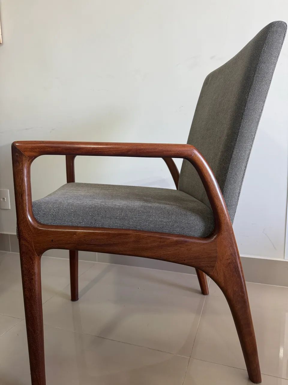 Conjunto de cadeiras (design moderno, madeira maciça)