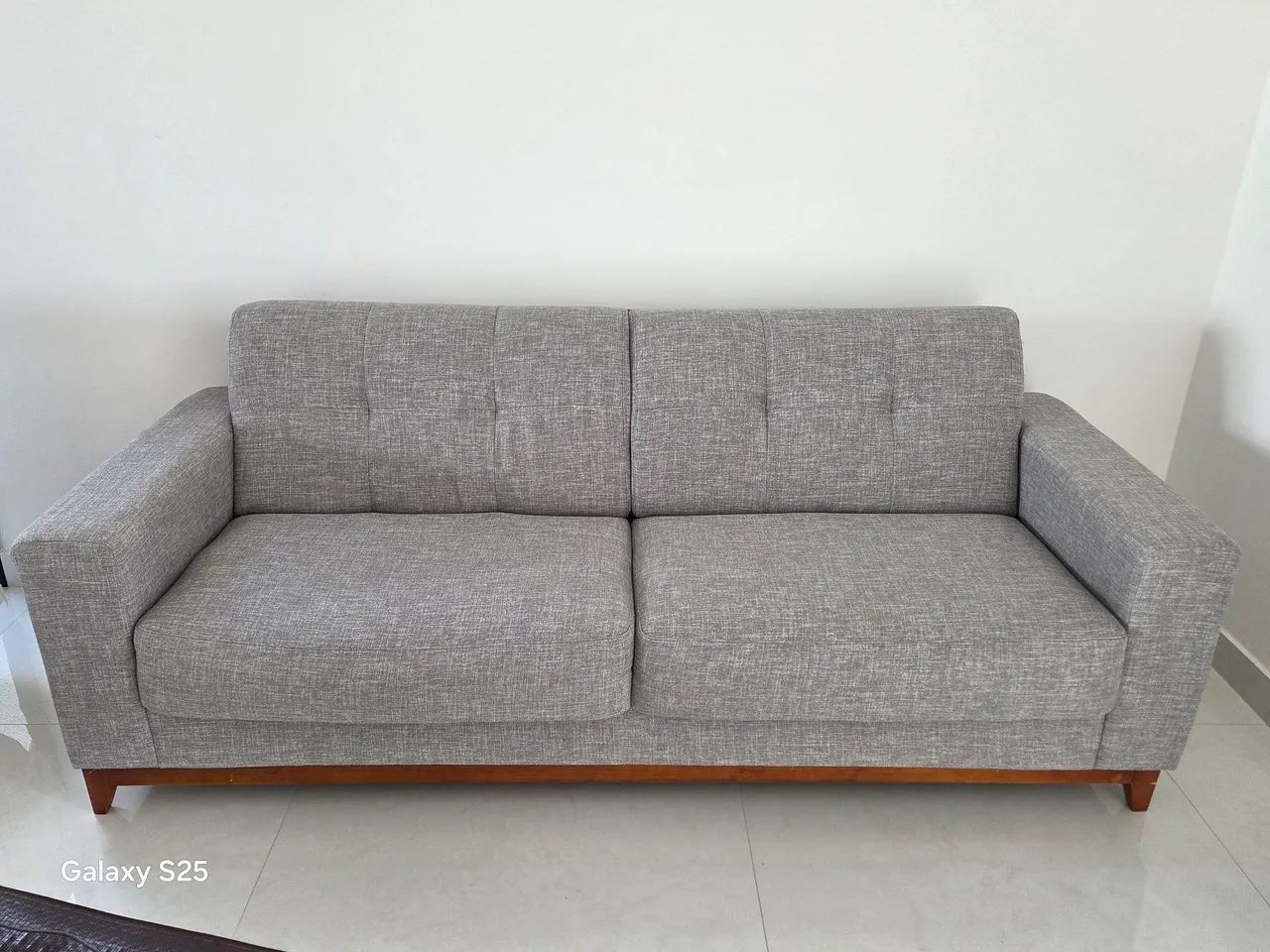 Sofá  seminovo novo  - Foto 2