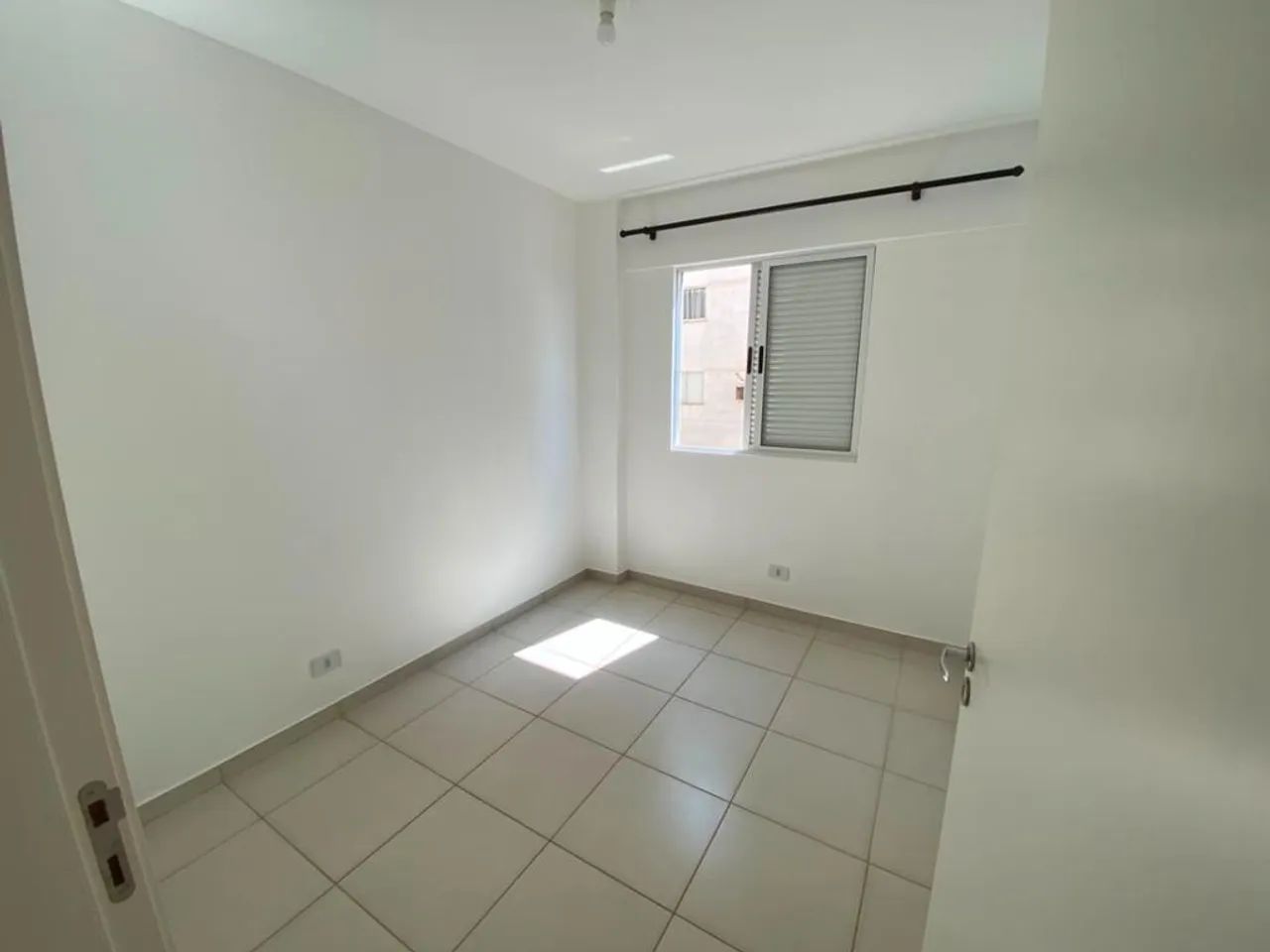 Apartamento para alugar em Maringá, Jardim Alvorada, com 2 quartos, com 48.27 m² - Foto 5