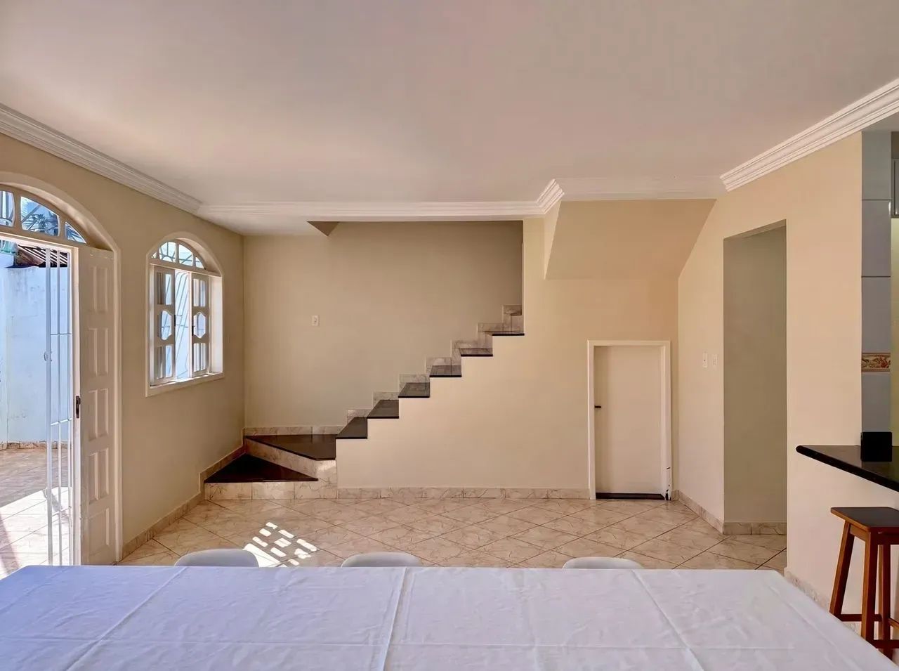 Ampla e Confortável! Casa com 235 m² e 4 Quartos com Suíte no Kubitschek, Guarapari - Foto 5