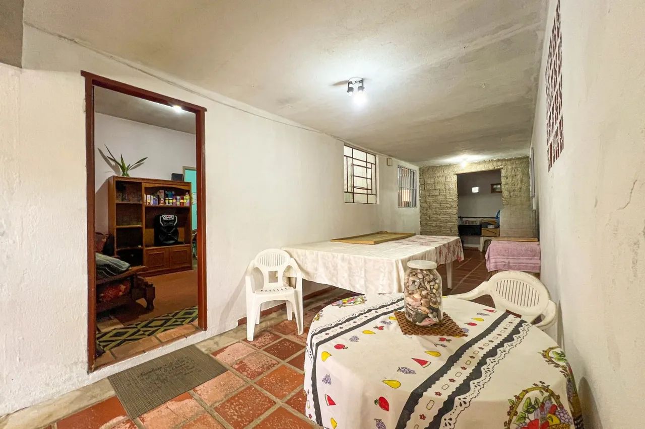 Casa à Venda. 