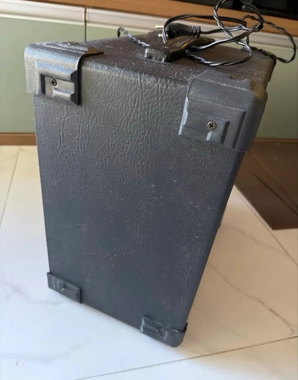 Caixa de som, sem defeito preta - Foto 2