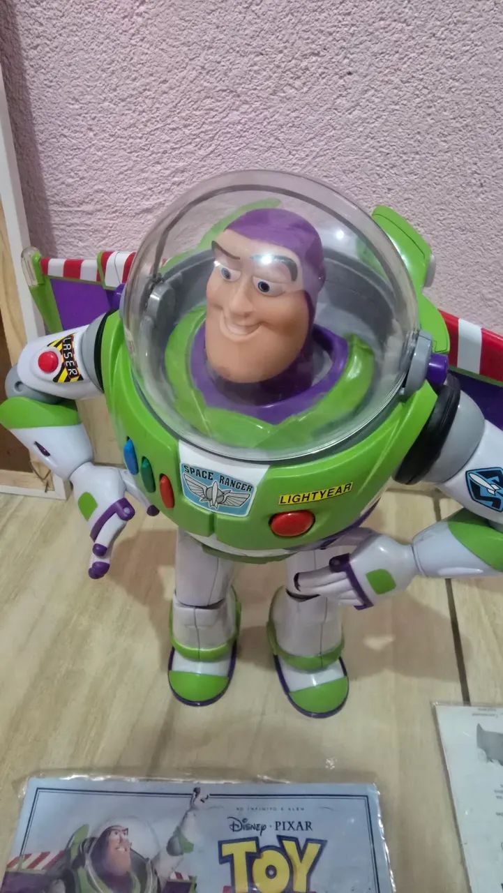 Buzz lightyear signature collection INGLÊS COM CERTIFICADO  - Foto 2