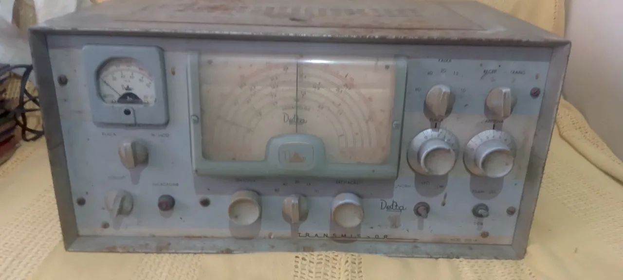 Receptor Delta rádio antigo 