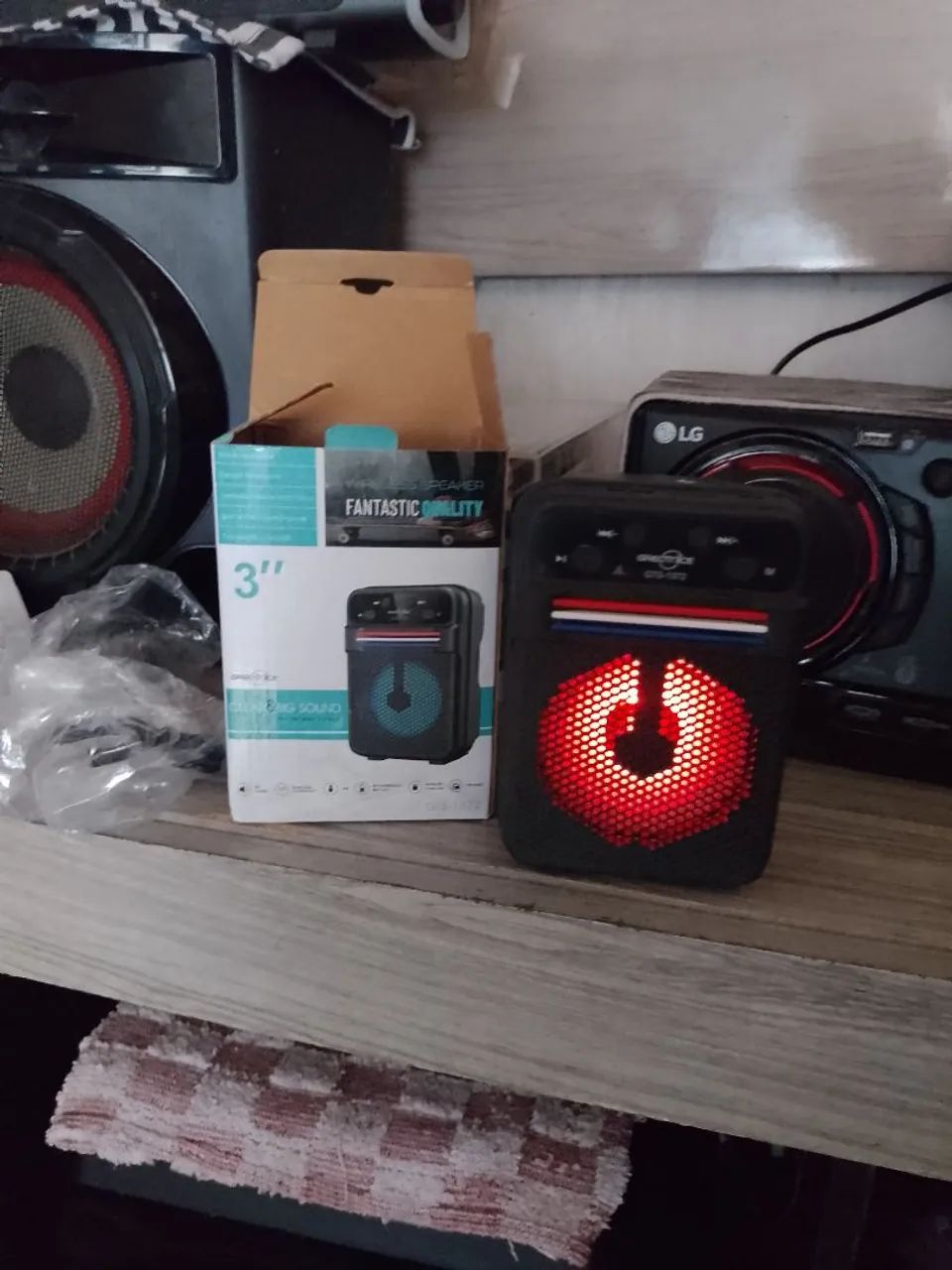 Caixa de som speaker bluetooth cartão de memória e pen drive 
