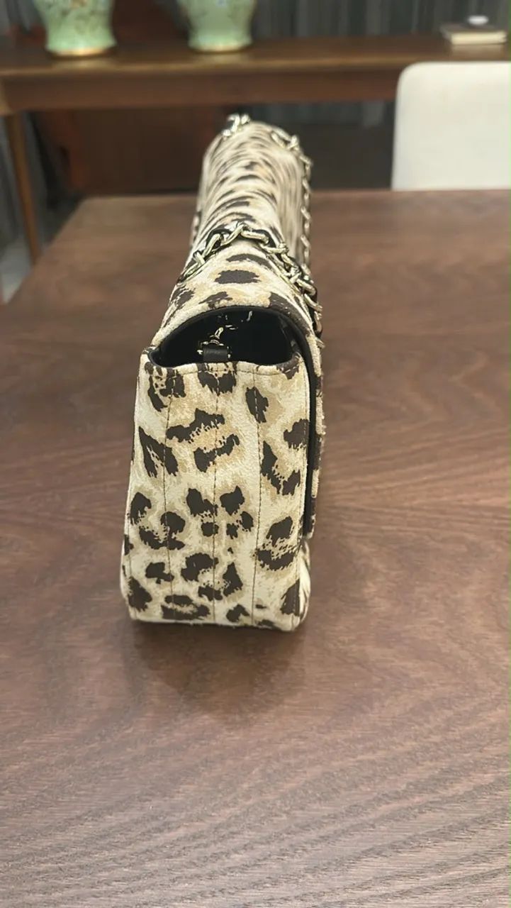 Bolsa Chanel EXCLUSIVÍSSIMA CAPA SITE DA MARCA MODELO FLAP ONÇA  - Foto 3