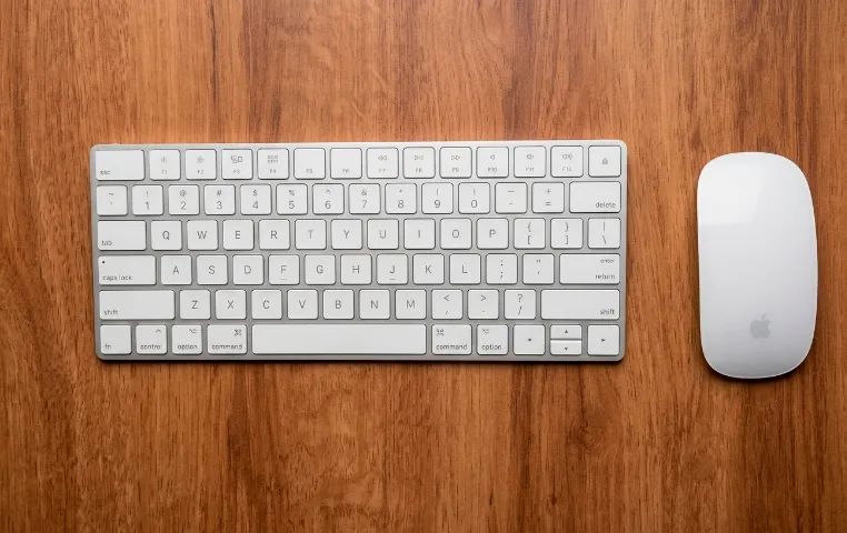 iMac 21.5? com Tela Retina 4K - Foto 4