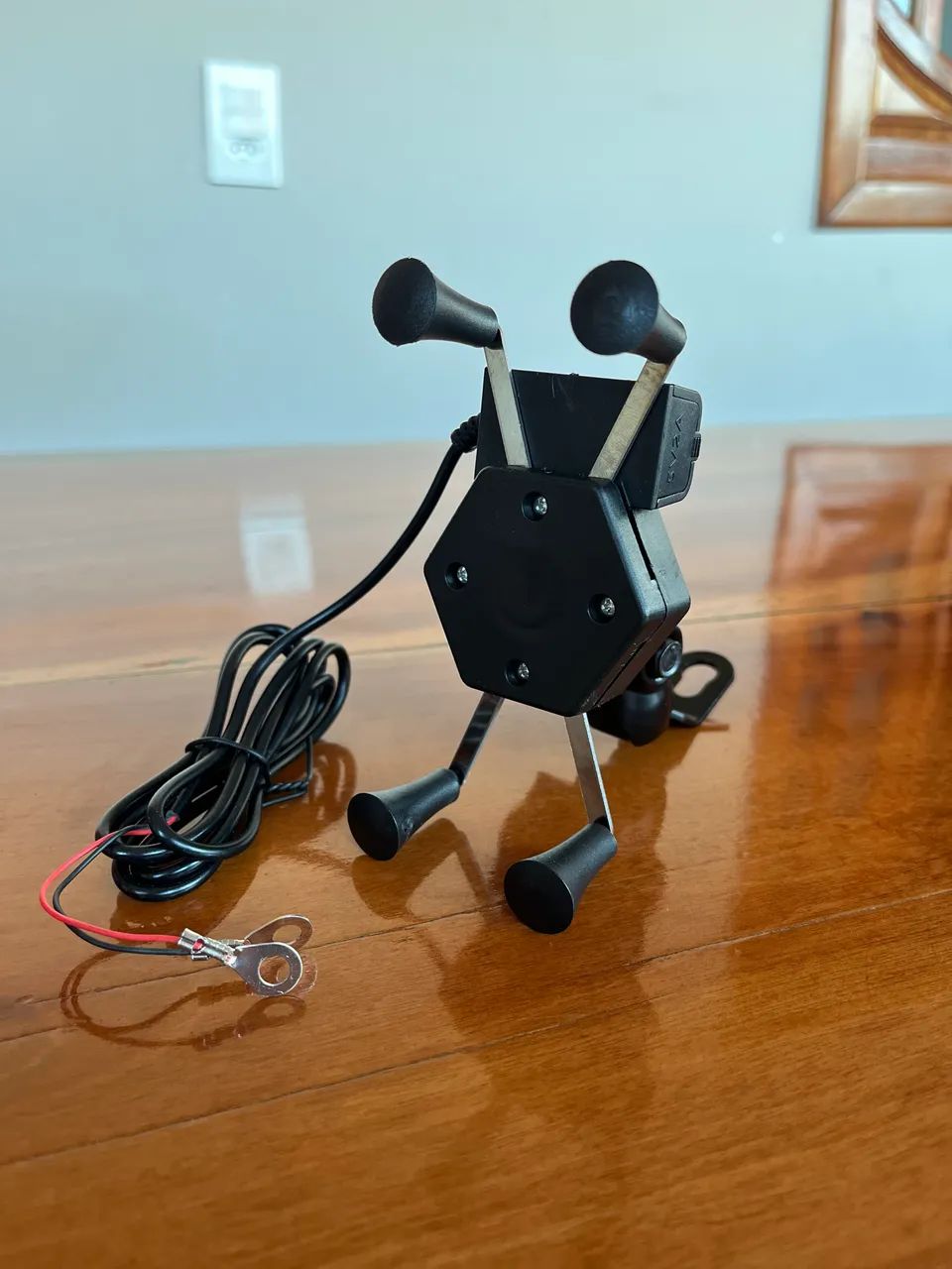 Suporte de Celular para Moto com Carregador USB