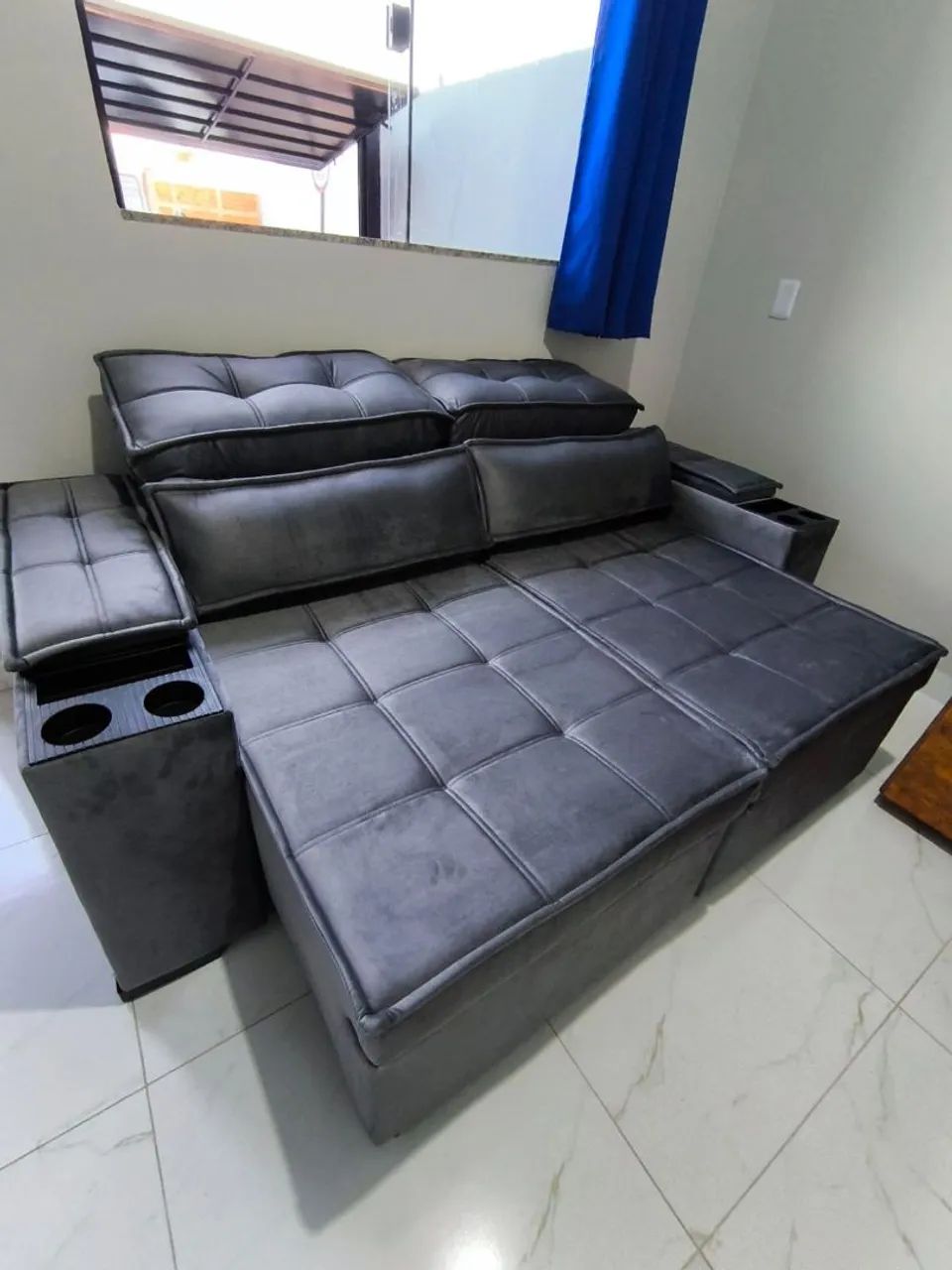 Sofá retrátil e reclinável com porta copos  - Foto 2