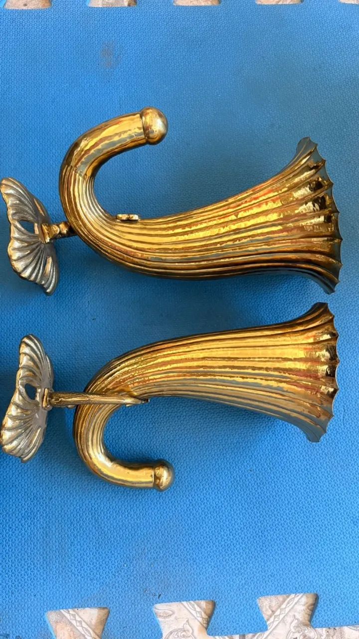 Vaso Antigo Em Bronze Maciço - Cornucópia Com Base De Peixe - Foto 3