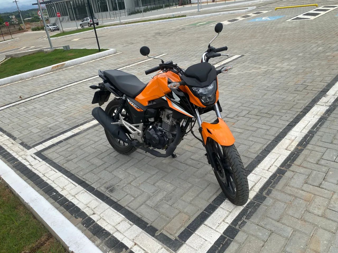 Muito nova, baixo km