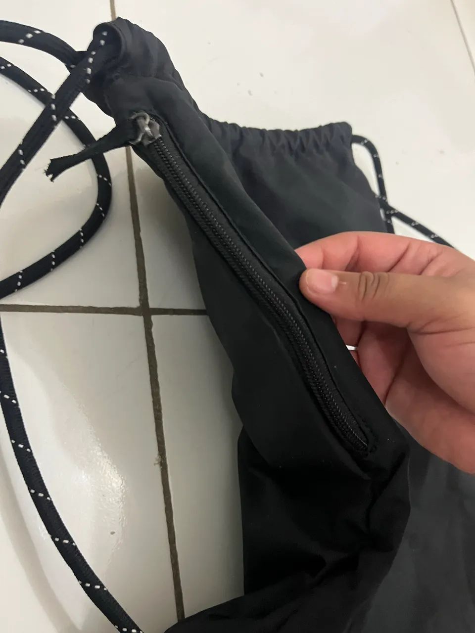 Sacola Nike Heritage Drawstring - Preto+Branco - Foto 5