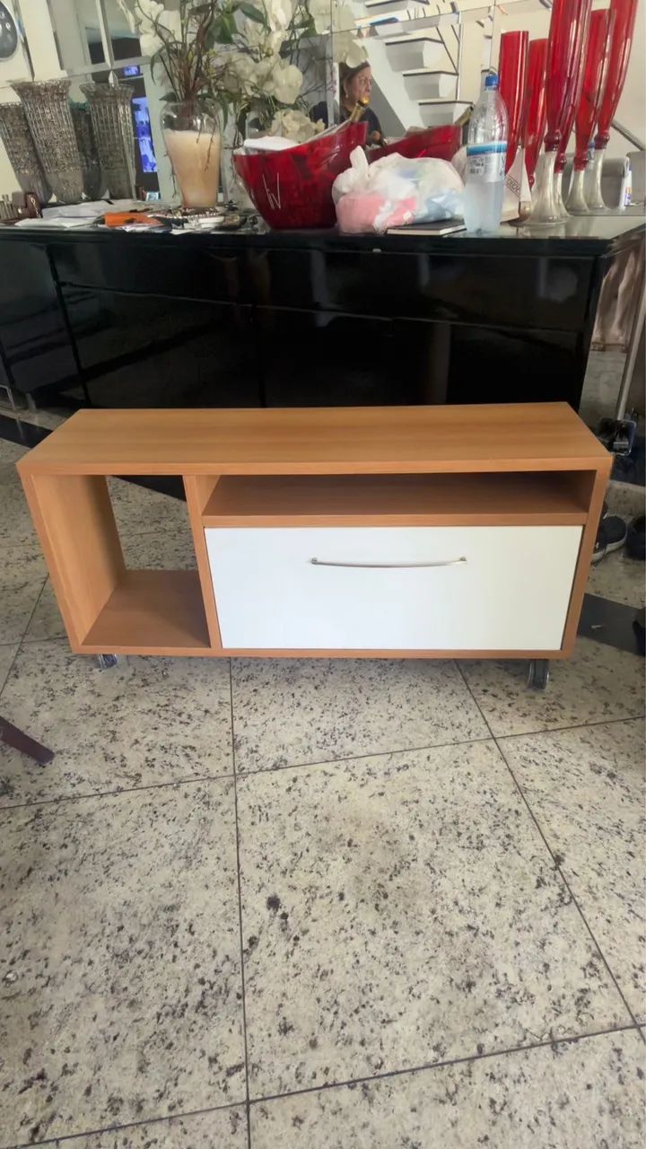 Rack de MDF com gaveta - excelente estado 