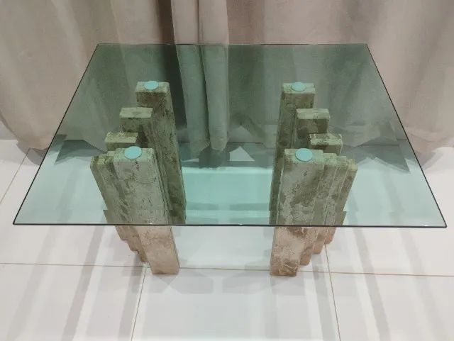 Mesa de centro em mármore e vidro