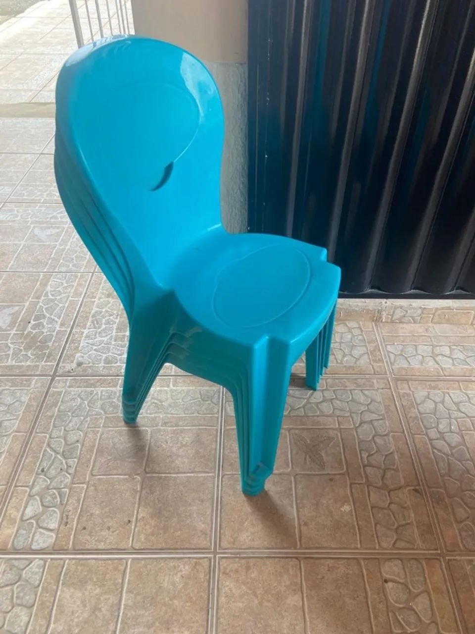 Mesa de Plástico com 4 cadeiras infantil - Foto 3