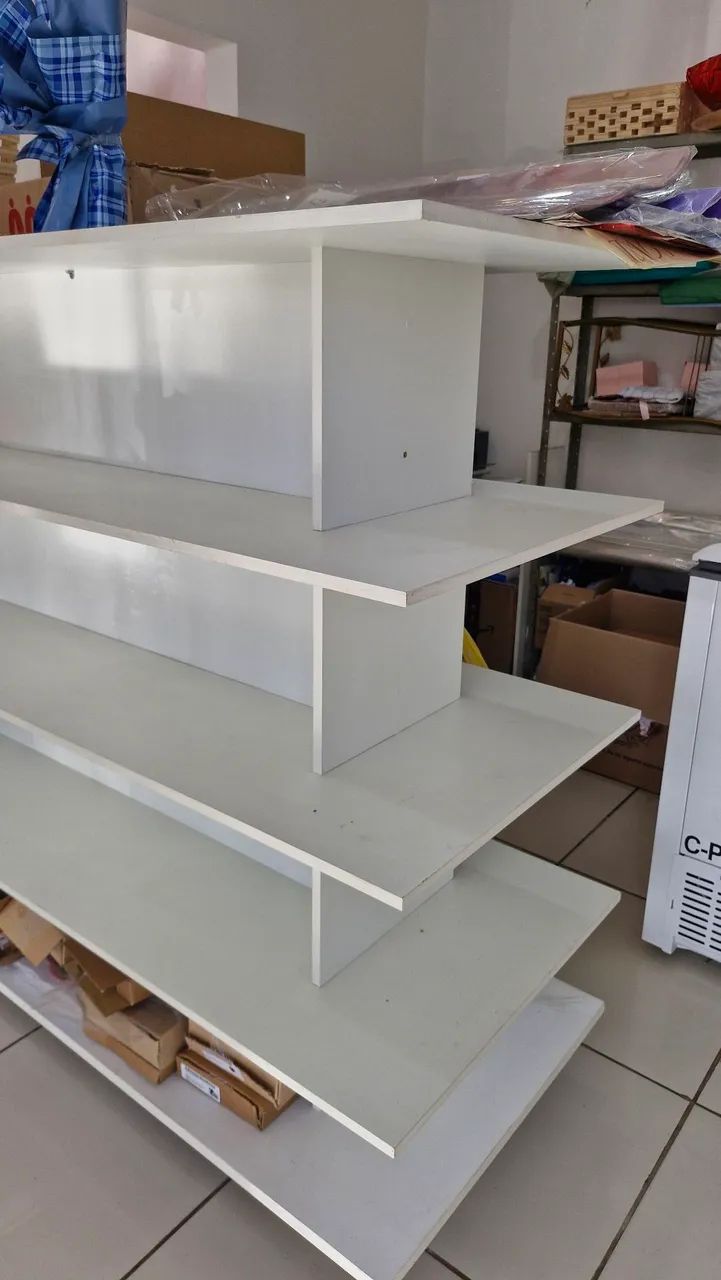 Balcão Expositor em MDF
