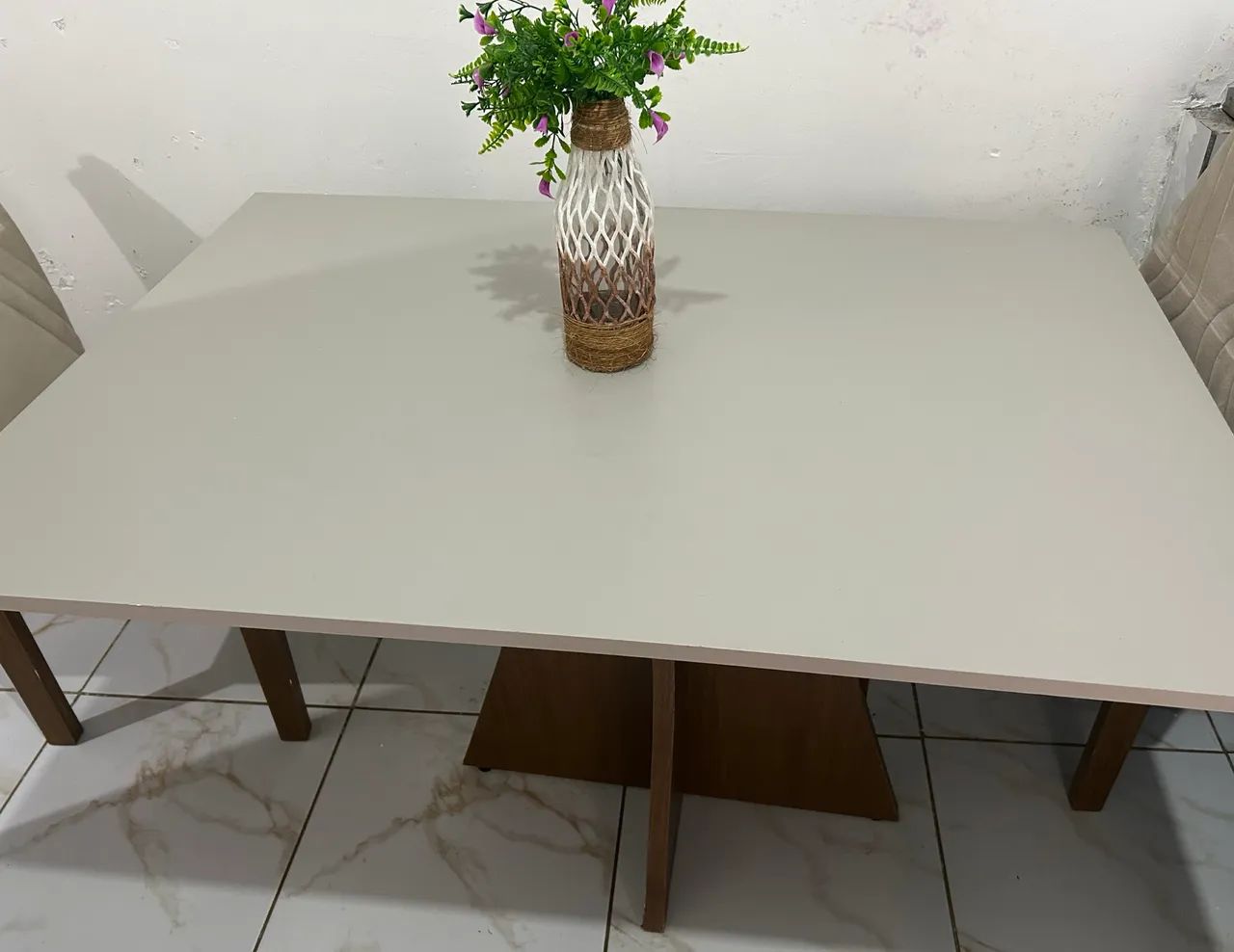 Mesa com 4 cadeiras 