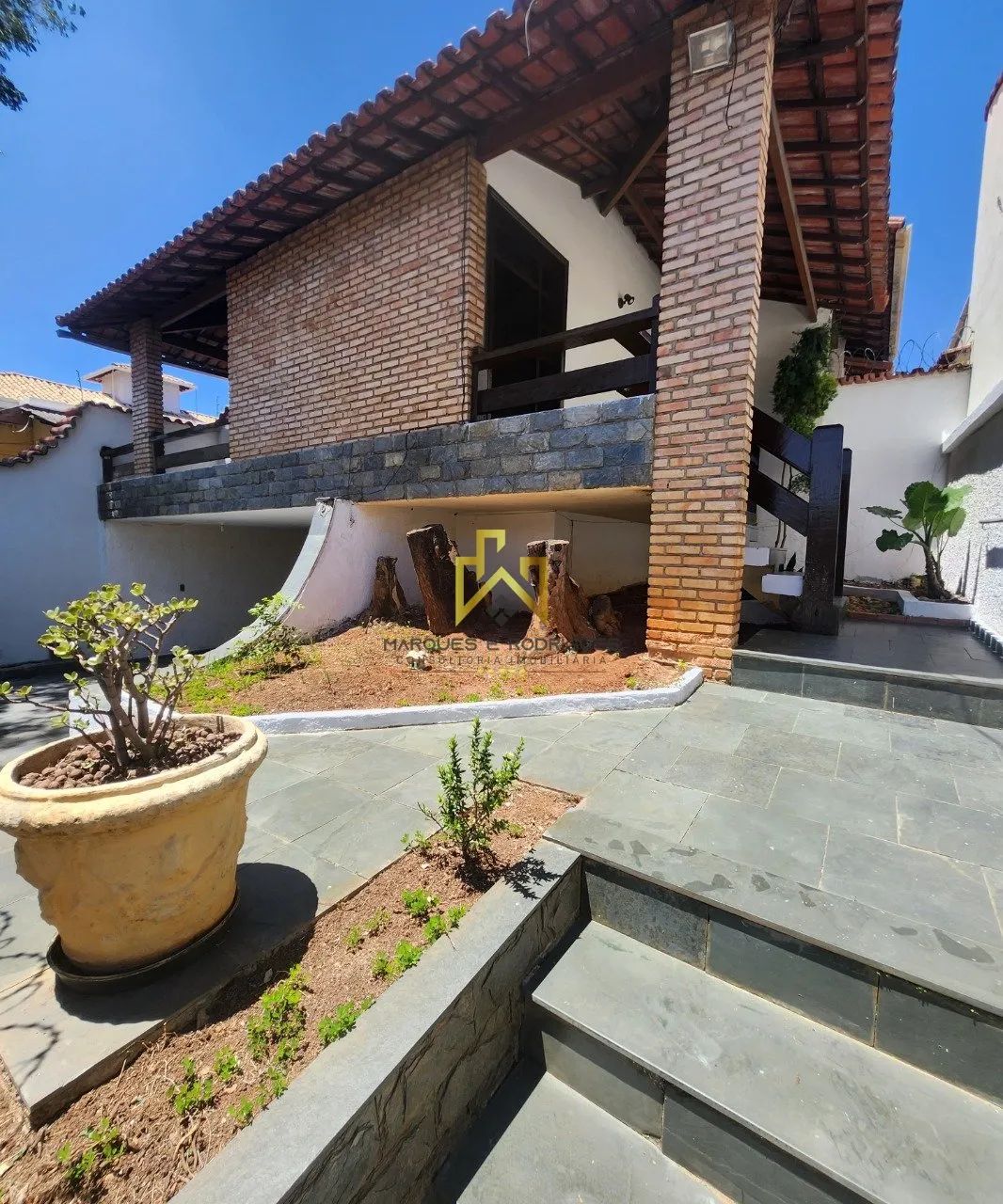 Alugue casa com piscina no Bairro Itapoã - Foto 2