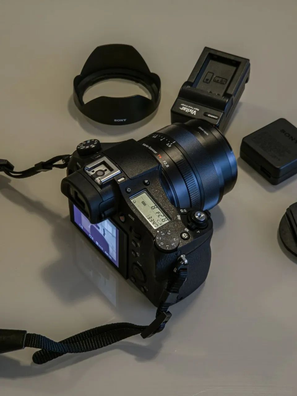 [SÓ VENDA] Câmera Sony RX10 Mkii Perfeito Estado S-log2 4K Lentes Zeiss - Foto 3