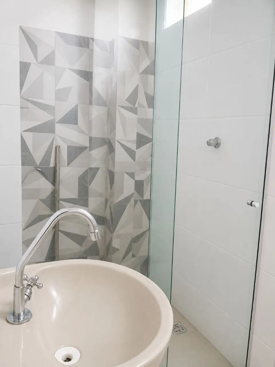 Quarto com banheiro - Foto 3