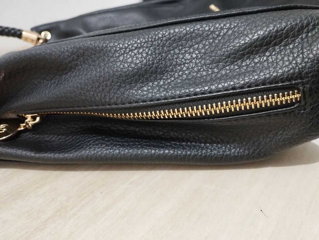 Bolsa de ombro em couro preta - Foto 4