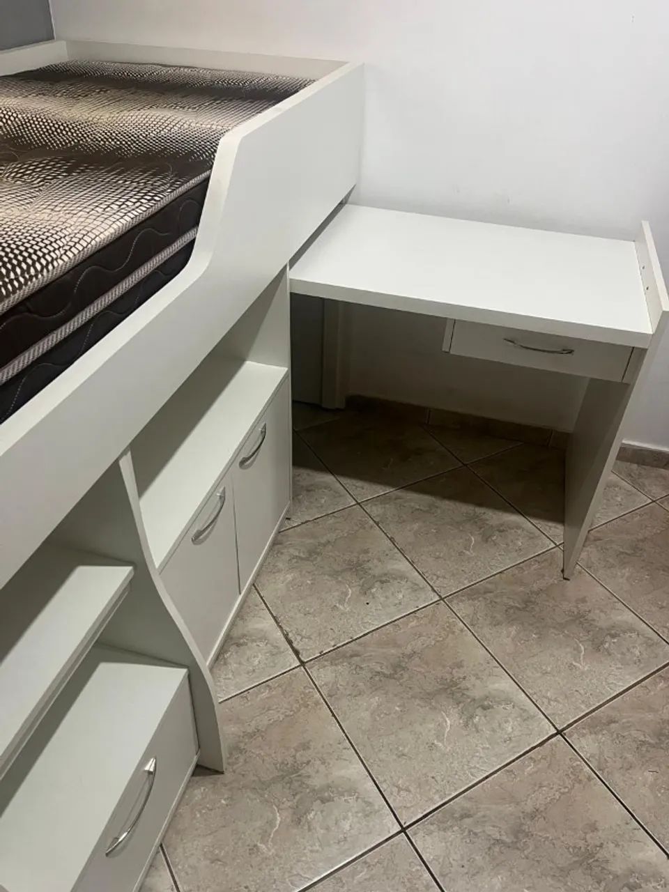 Cama com escrivaninha - Foto 5