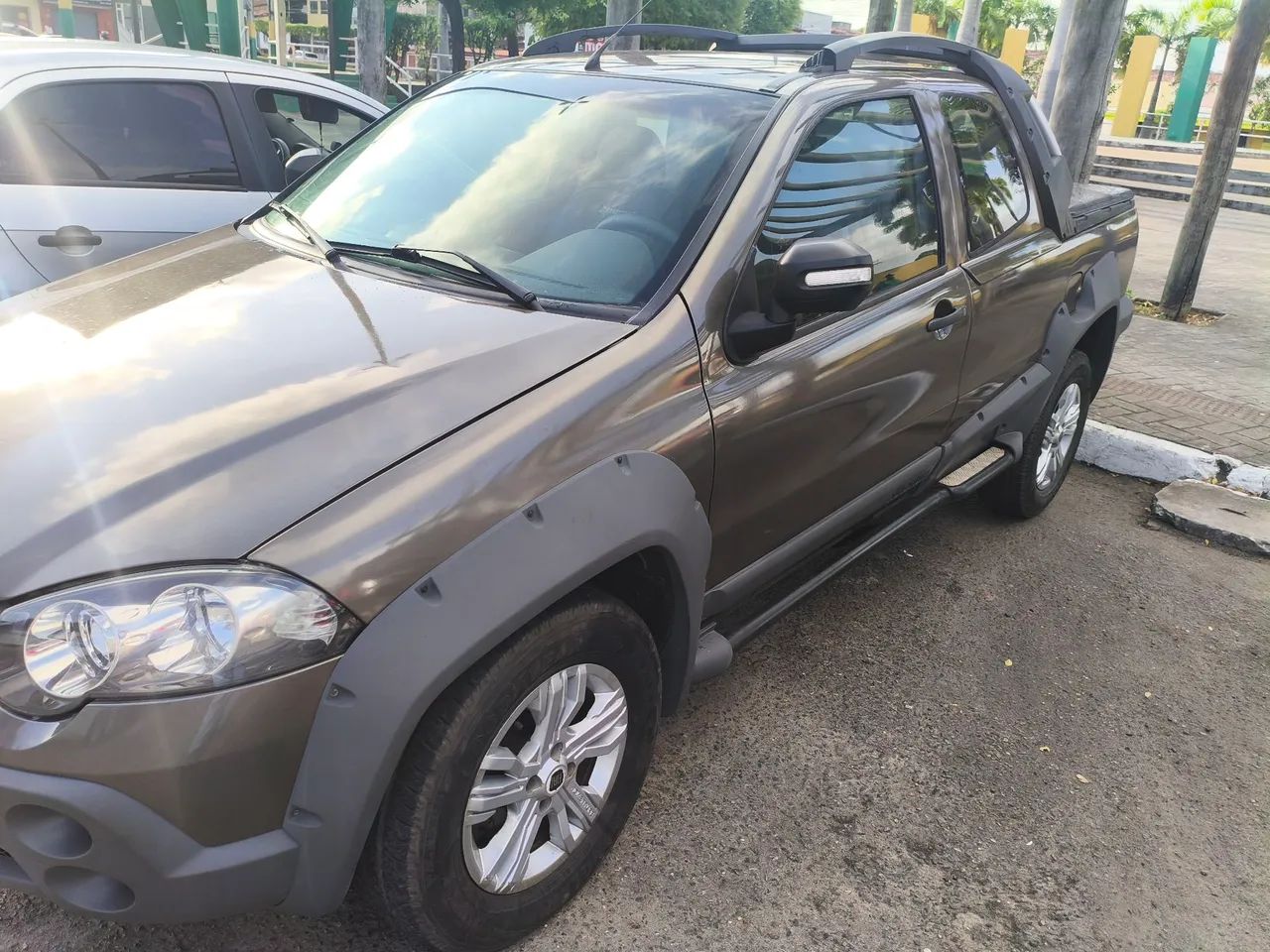 Fiat Strada Adventure1.8/ 1.8 Locker Flex CD 2012 - Foto 4