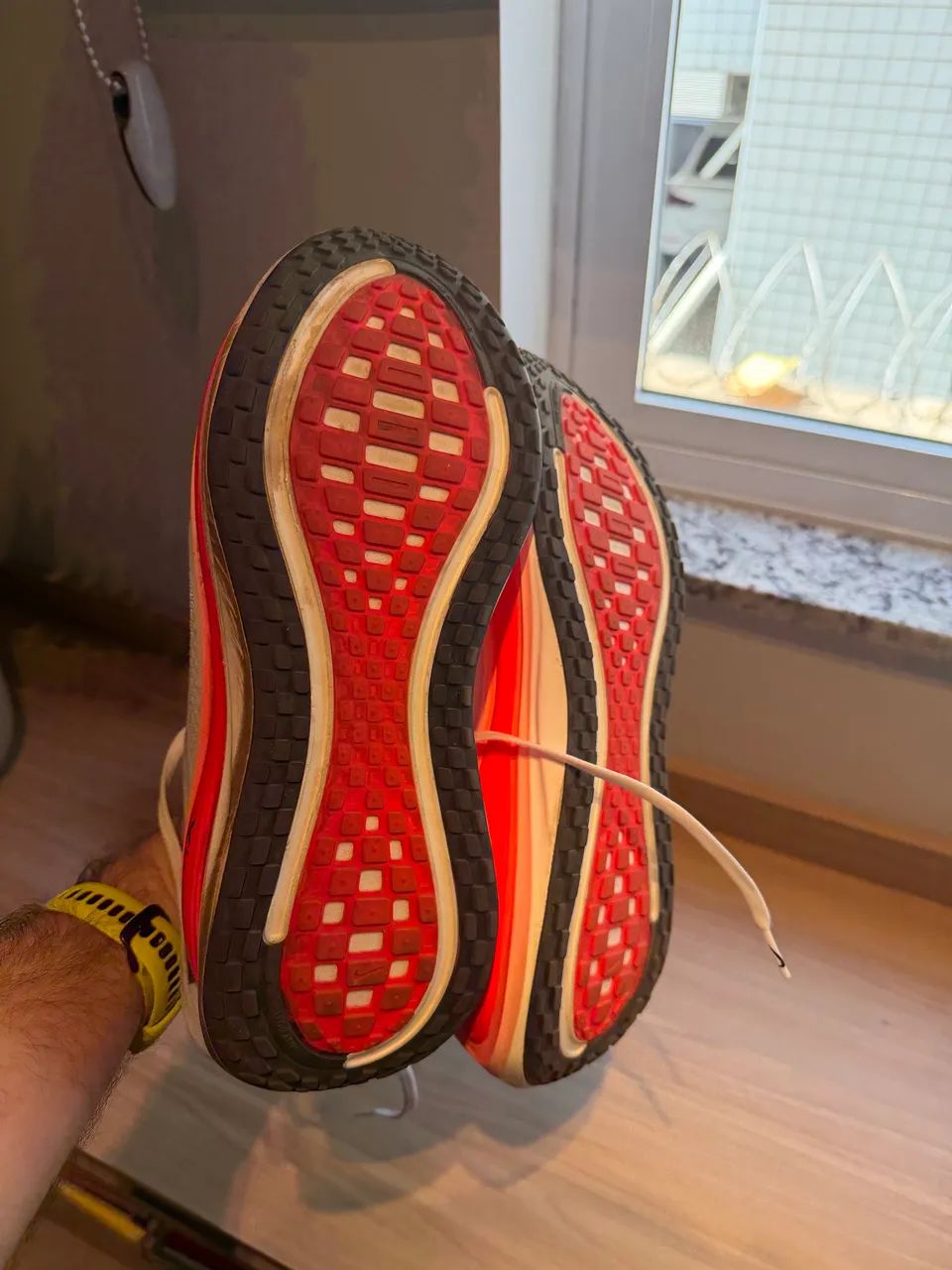 Nike Vomero Plus 42.5 - Foto 2