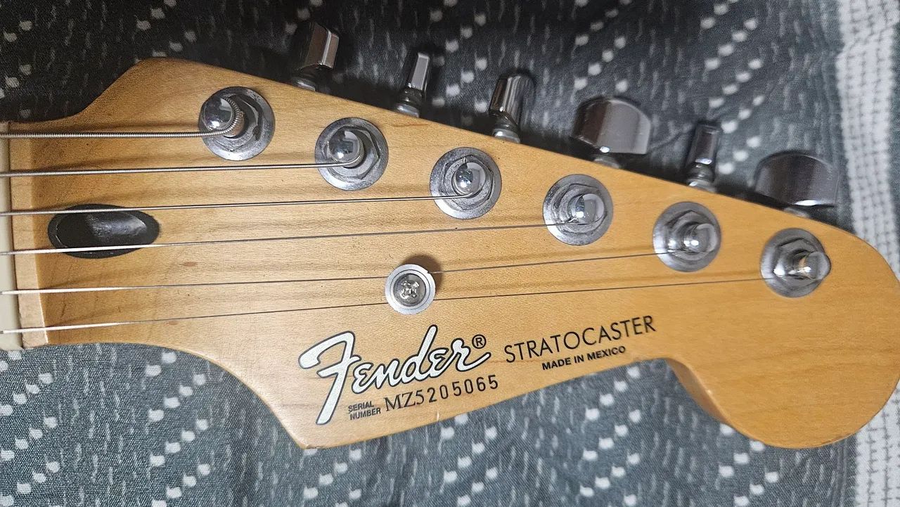 Guitarra Fender Strat 60th Anniversary  STD 2006 ltd edt!  - Foto 3