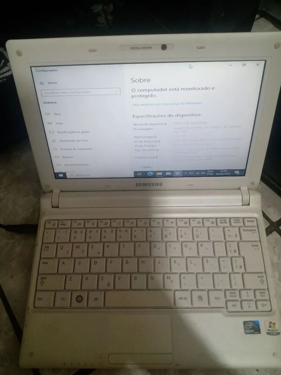 Netbook Samsung rosa funcionando 