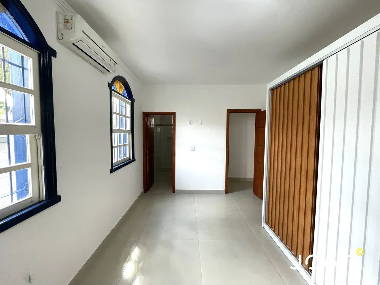 Casa colonial em 330 m² com 4 quartos e 3 suítes no Planalto