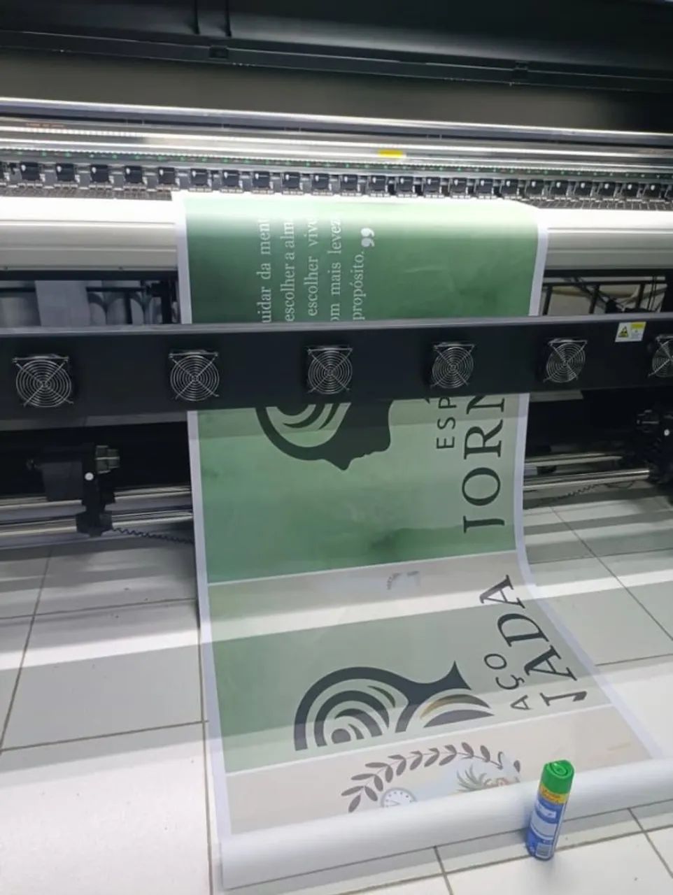 Adesivo de Vinil para Fachada e Vitrine (Sob Medida) - Foto 3