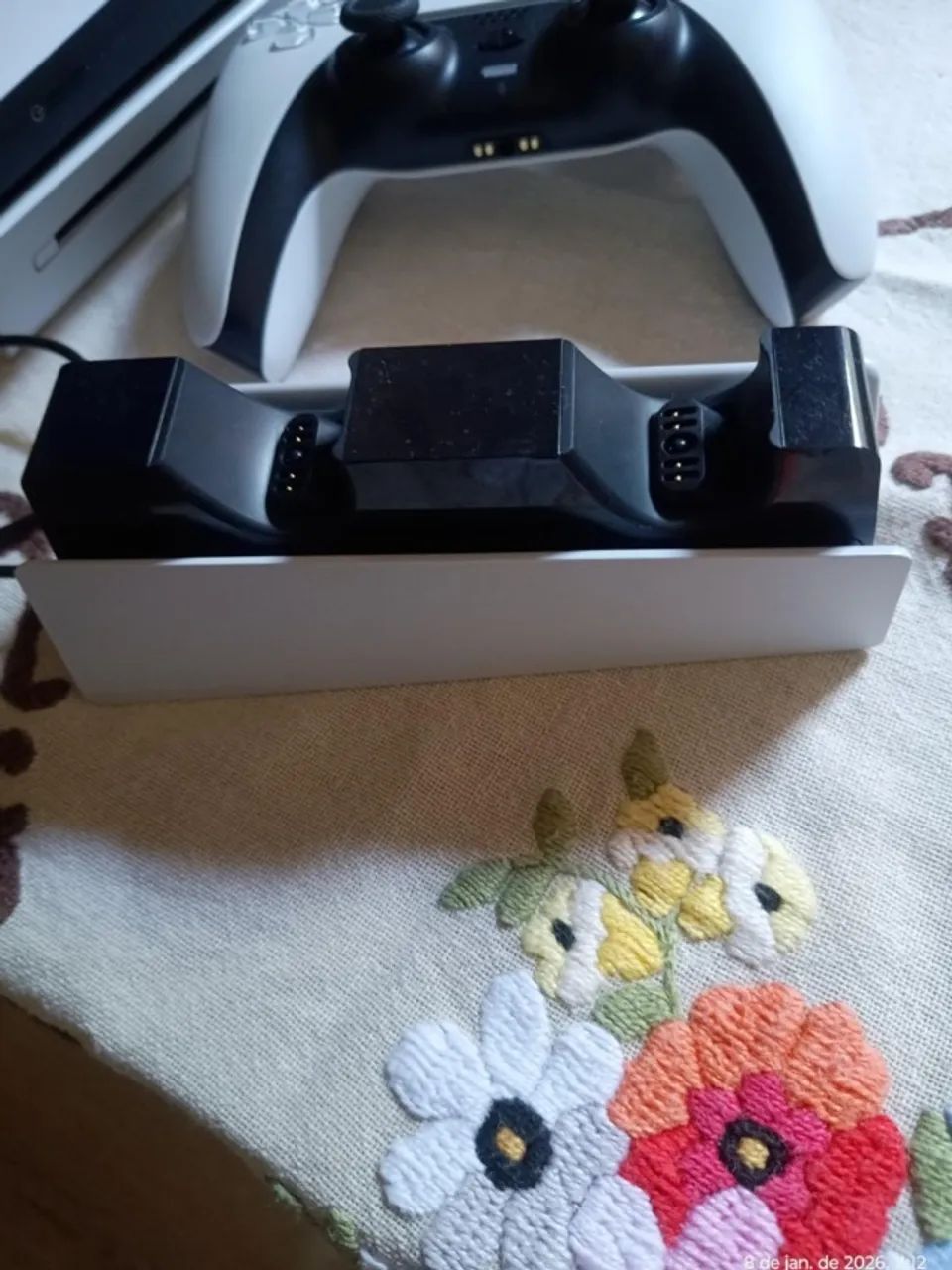 Base de Carregamento para Controle PlayStation 5 - Nova e Lacrada - Foto 4