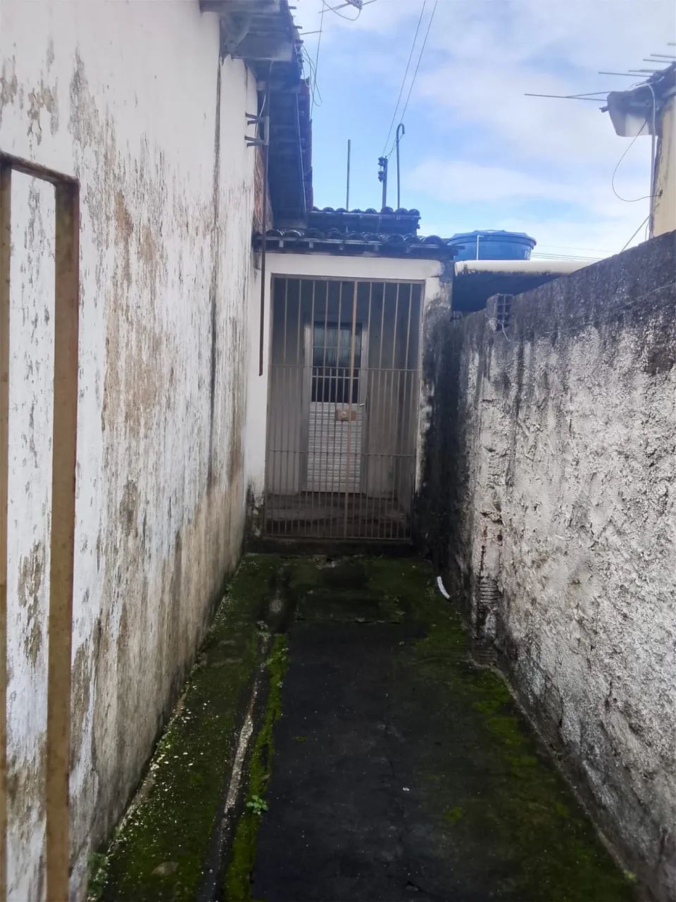 VENDE-SE 2 CASAS em um só TERRENO