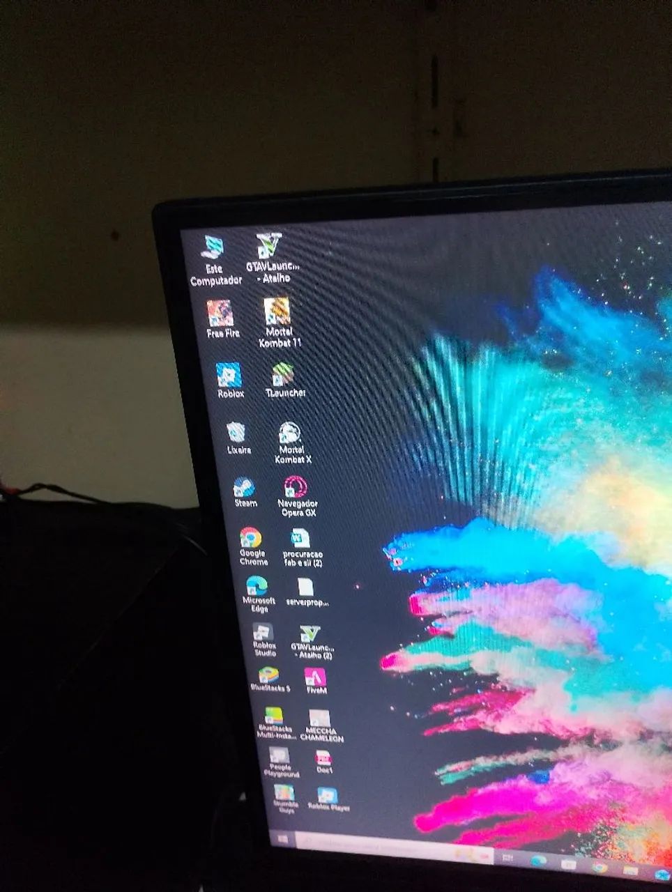 Monitor 27 curvo 244hz com uma lista mas dá pra usar tranquilo... - Foto 4