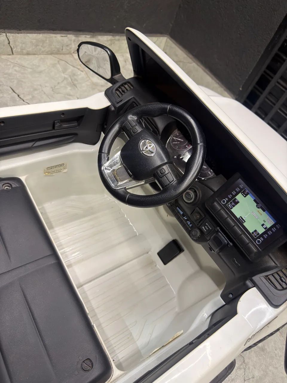 Vendo Hilux elétrico infantil - Foto 5