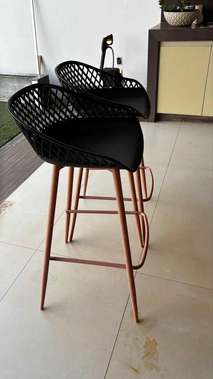 Banquetas altas na cor preta - Foto 2