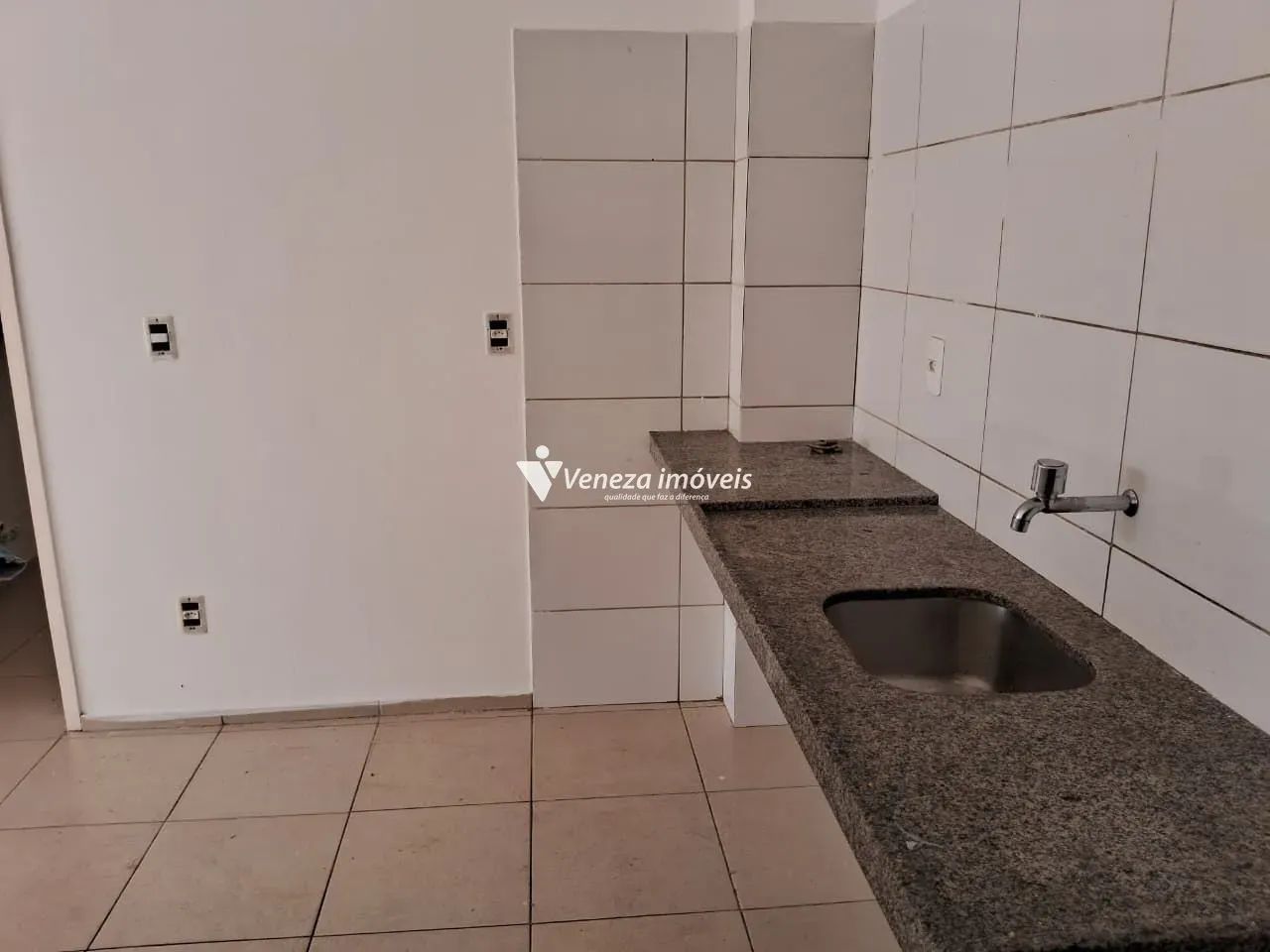 Apartamentono Centro com 2 Suítes, Varanda e Garagem | Edifício Maria Teresa - Foto 5