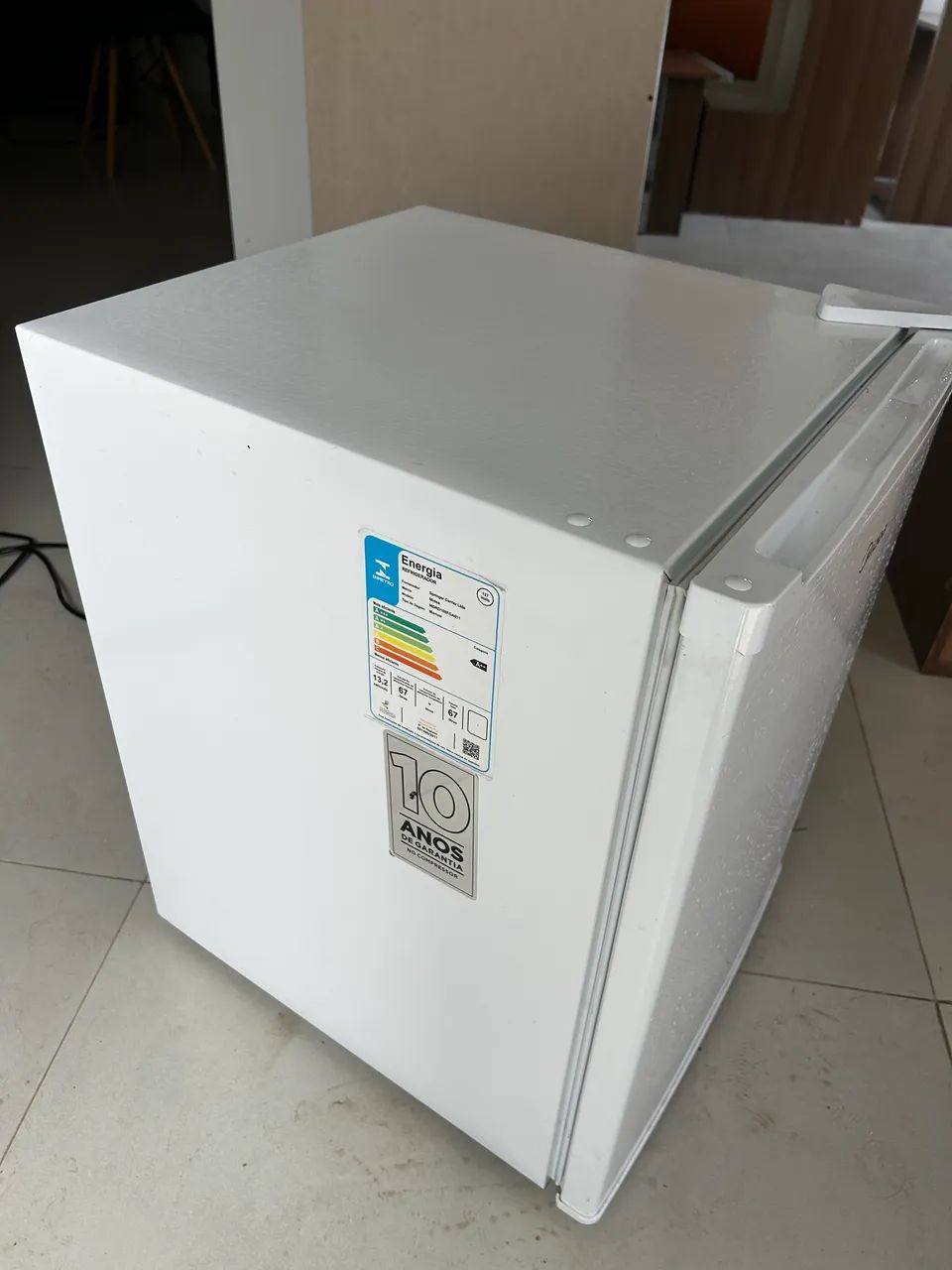 Vendo frigobar Midea 67 l