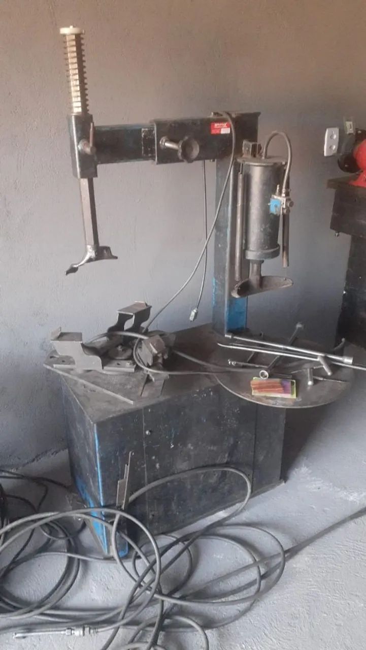 Máquinas de borracharia e mais de 60 pneus a venda.  - Foto 5