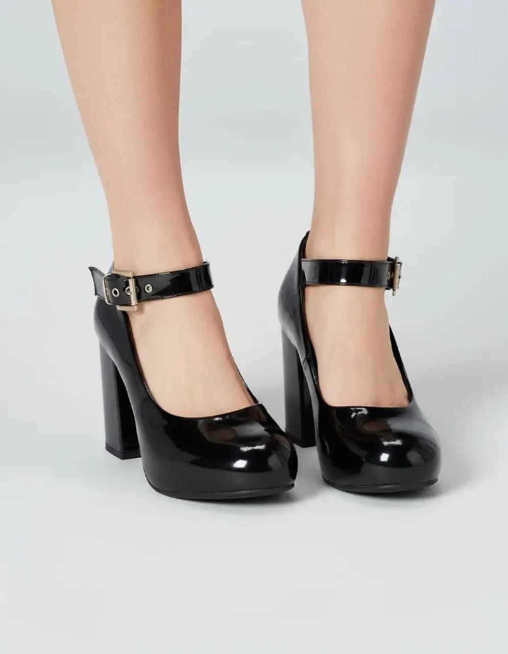 sapato griffe em couro verniz preto