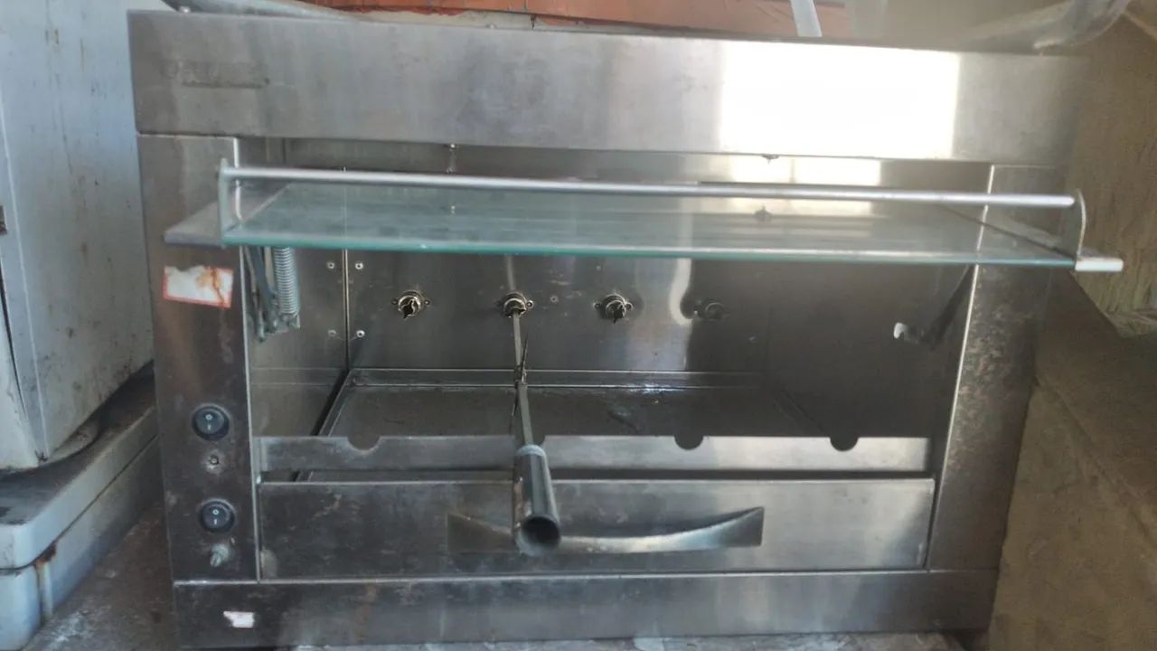 Forno elétrico Inox em bom estado. 