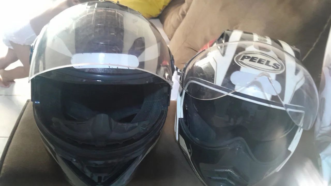 Vendo dois capacetes  - Foto 2