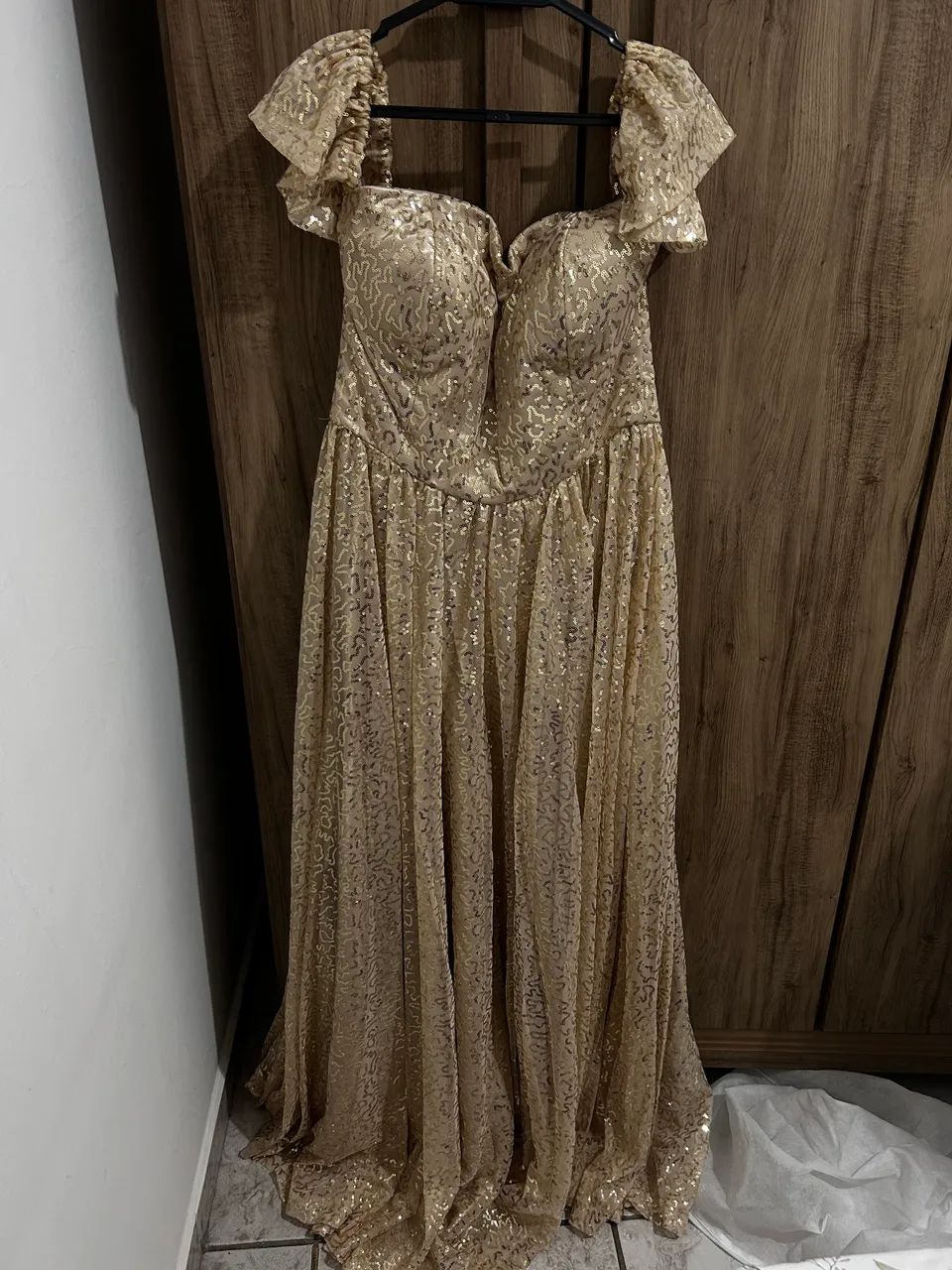 Vestido de festa dourado 