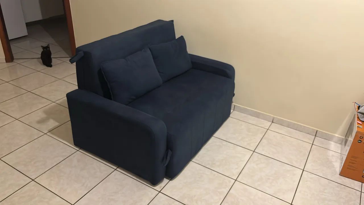 Sofá-Cama 3 Lugares - Poucos Meses de Uso