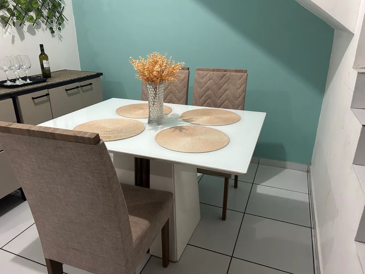 Vendo mesa de vidro com 3 cadeiras.  - Foto 3