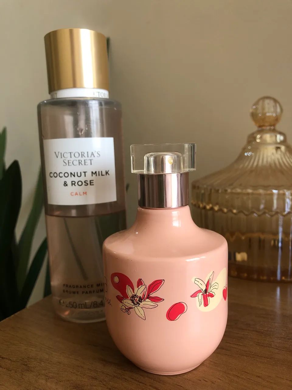 Perfume cheio + Body Victoria Secrets 