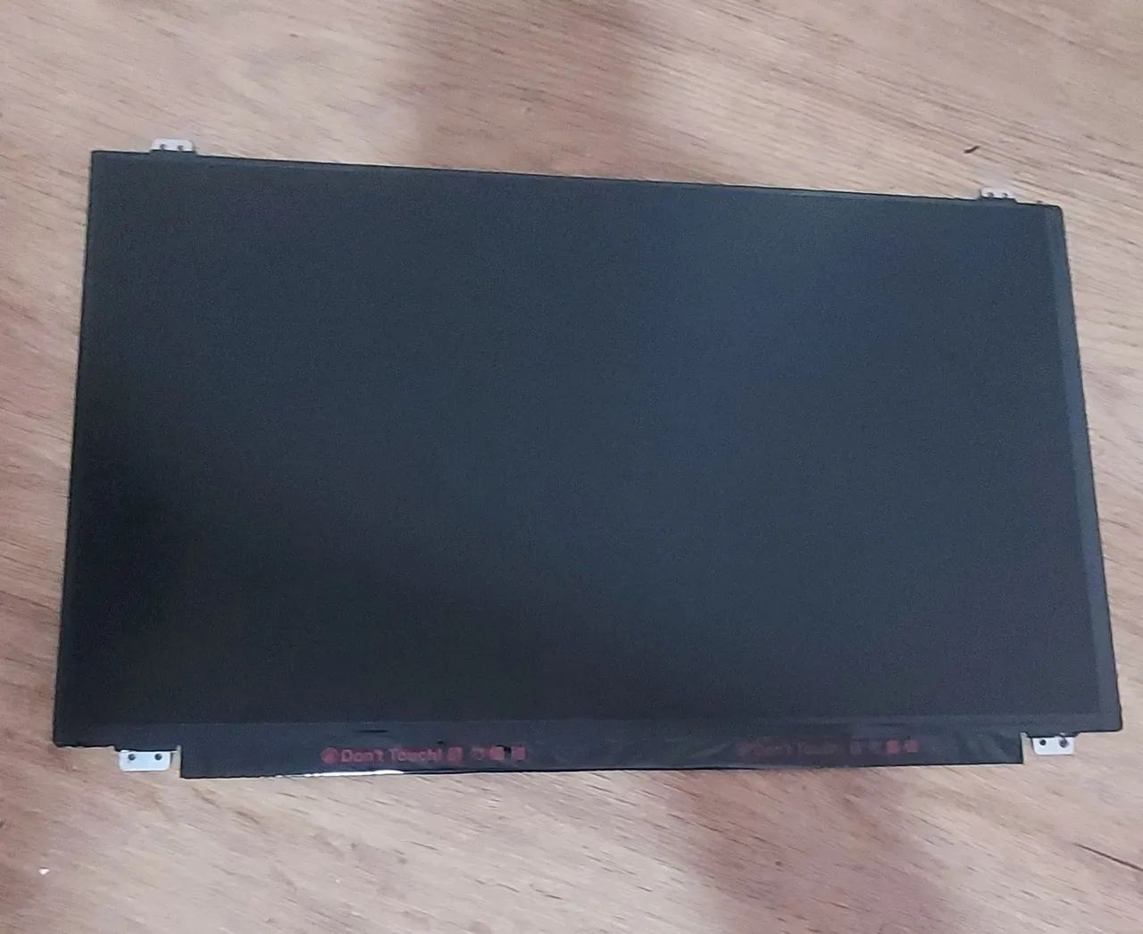 Display 30 pinos 15.6 slim